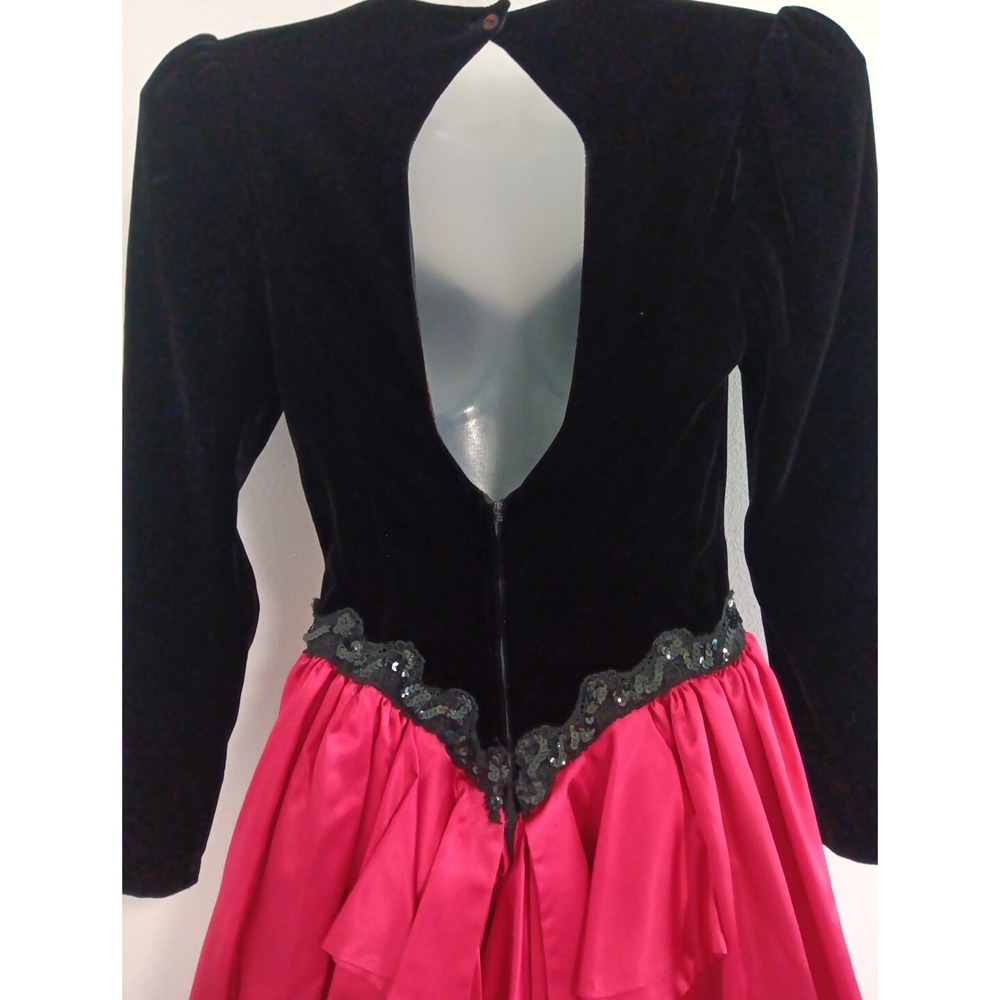 VTG Velvet Satin Dress Gown Size 6 Red Black Velvet 80's Rock Vampire Goth Retro - Picture 6 of 16